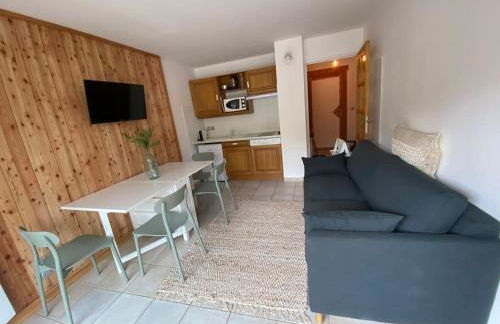 Appartement 4 pers grande terrasse vue pistes ski - Photo 2