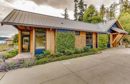 Fidalgo Island Waterfront Stunner - Photo 32