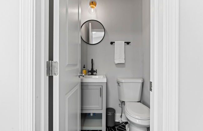 Modern & Comfy - 5* - Location Game Room - Photo 31