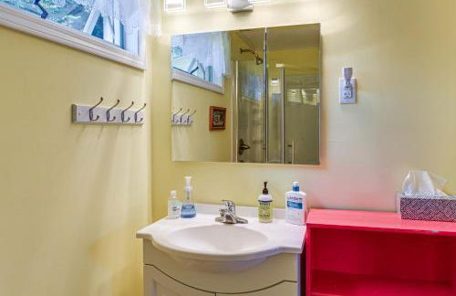 Dock and Rowboat Beechnut Bungalow on Keuka Lake - Foto 12