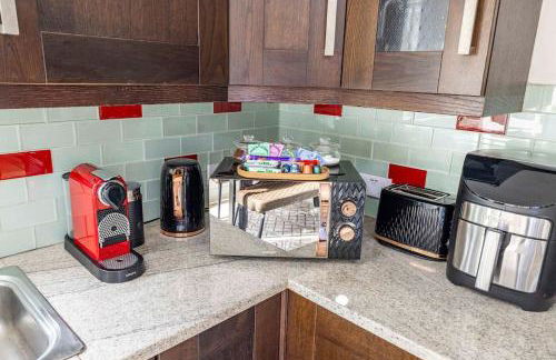 Ealing Manor - 6 beds 3 sofa beds sleeps 9 ppl - Foto 21