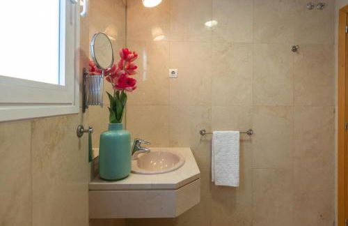 Vivienda con zona de trabajo, piscina y parking - Foto 20