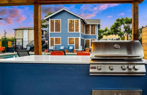 Your Modern 2B Getaway - W/D, Pool, Prkg - 10min to DTWN - Foto 9