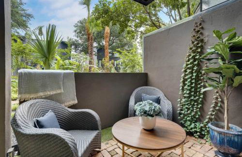 Contemporary Dallas 2BR Condo Patio & Pool - Foto 7