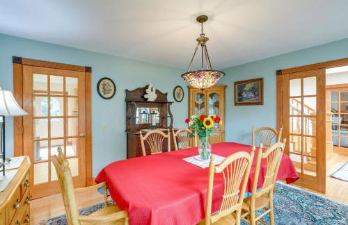 Meriden Village of Plainfield Home with Backyard - Foto 14