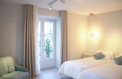 APARTAMENTOS LA FLORA BURGOS todos con aire acondicionado y ascensor - Foto 4