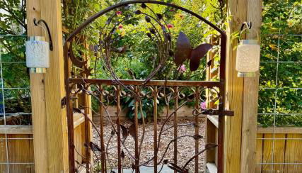 1890 CapeCod farmhouse:Charming, Private, Spacious - Photo 3, Garden view