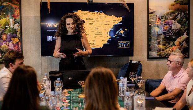 Casino de vinos privado con cata de vinos a ciegas - Foto 5