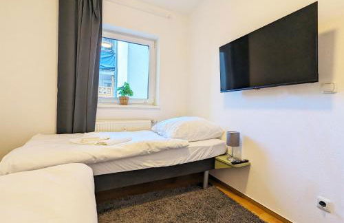 2-Zimmer-Monteurwohnung mit Balkon - Ludwigsfelde bei Berlin - Küche & Bad - Free WiFi - Foto 4