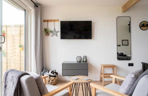 The Jolly Lodge-Sea Views-Free Parking - Photo 9