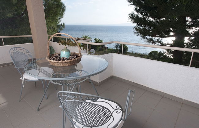 Messinian Blue SeaSide Villa - Photo 14