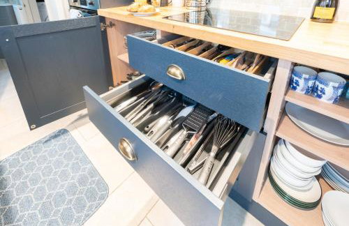 Spacious City-Centre House near Train Station & Business School, with Garden - Foto 42