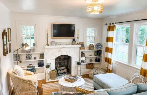 Cozy 2BR Apt w KING in historic dist. 1mi to sq. - Foto 4