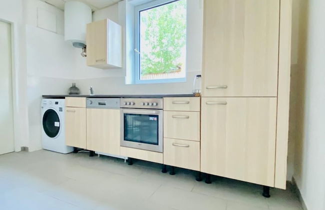 Stylish Shared 3-Bedroom Stay Near City - Foto 38