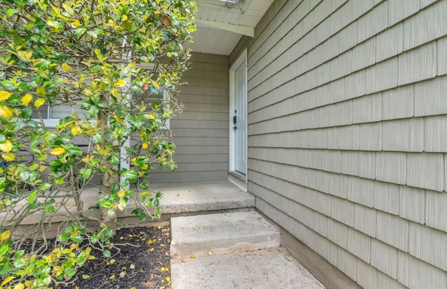 Fall Getaway With Hot Tub Fire Pit and Games - Photo 42