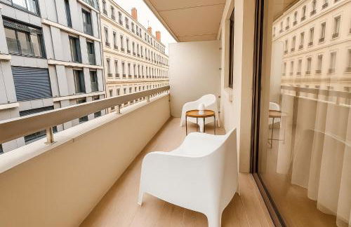 Blossom Suite-Hyper centre Jacuzzi Balcon clim - Foto 5