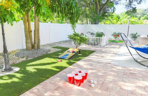 Pool Table, Minigolf, Games at Pondside FunHouse - Foto 48