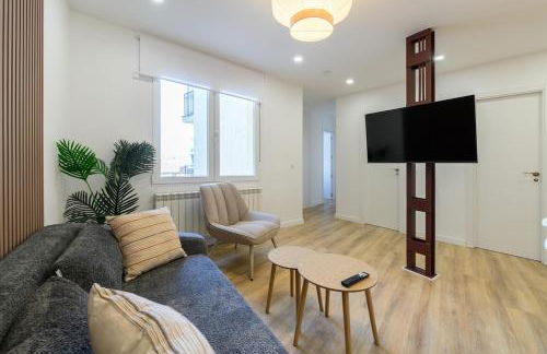 APT-Inside the Wall-Family,Games,Relax,History - Foto 41