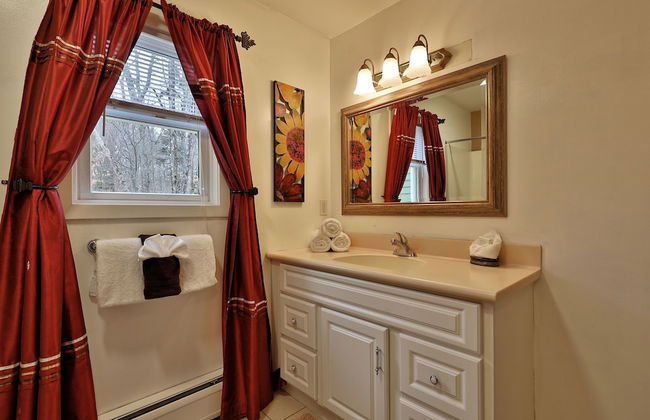 The Tanglewood Lodge: Amazing Ski Home For Groups. Hot Tub. Close To Killington Resort! 4 Bedroom Home - Photo 20