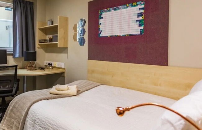 Student Only Buchanan View - Photo 6