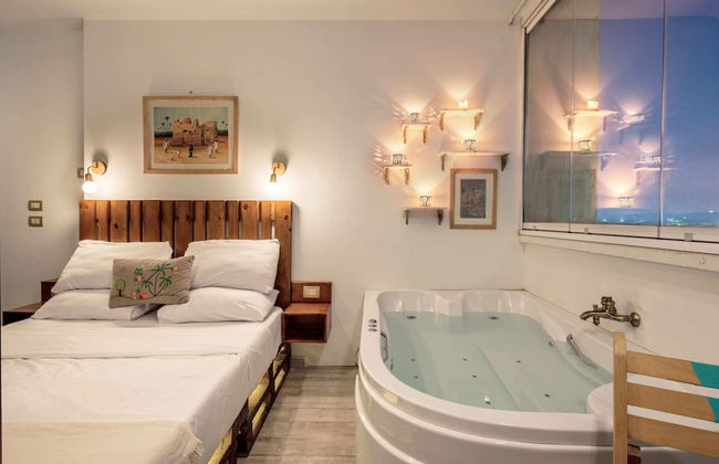 Xuru Stays I Jacuzzi Studio @ The Pyramids Free Airport Pickup - Foto 5