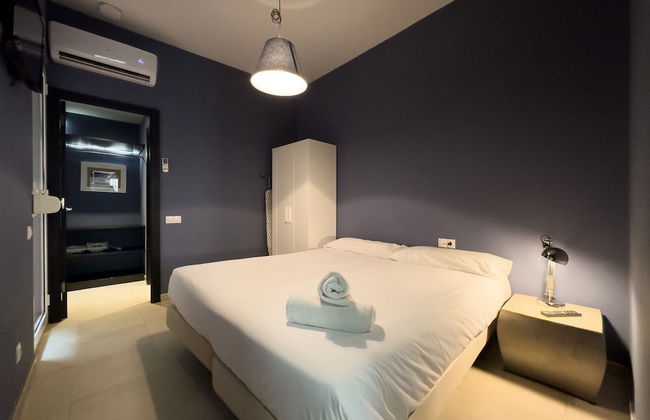 AinB Barcelona Sants Apartments - Photo 11