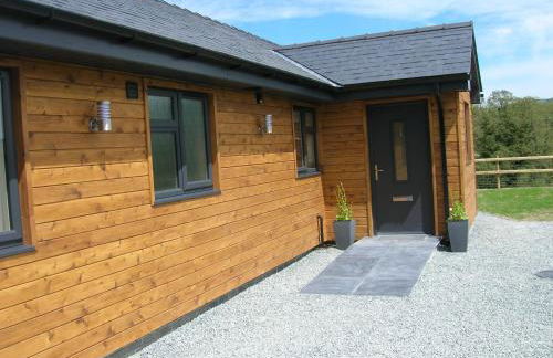 Woodland Lodge Hot Tub Sleeps 6 - Photo 1