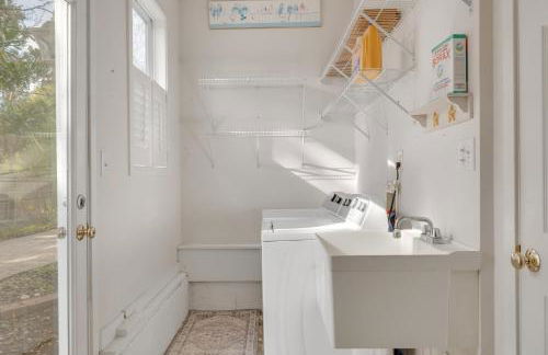 2 Mi to Atlantic Beach Coastal Retreat with Deck - Foto 20