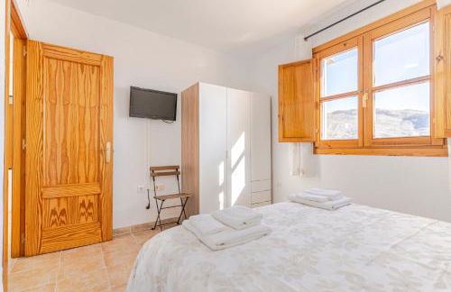 RentitSpain - Picena - Casa Picena Terraza y Senderismo en la Montaña - Photo 29