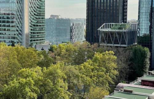 Encanto y Comodidad Cerca del Estadio Bernabéu - Foto 9