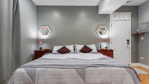 Spacious Split-level Apartment - Great for Groups - Foto 2, Habitación