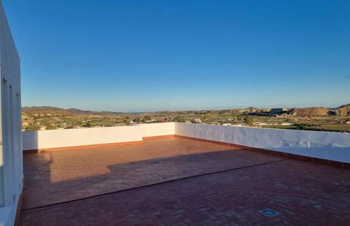 Casa amplia, piscina privada, 4 dormitorios y playa cercana - Foto 32