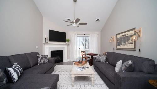 Spacious 2 bed Condo with Office - Foto 2