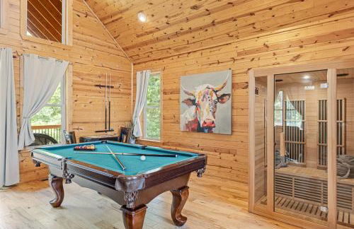 Romantic Cabin w Rain Shower & Spa Tub - Photo 2