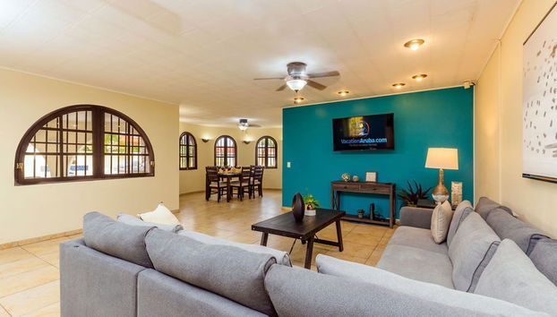 Beautiful 4BR 3BA Villa w Private Pool Jacuzzi - Foto 4, Habitación