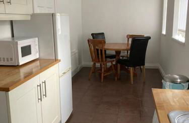 Challoner House - sleeps 5 - Photo 6