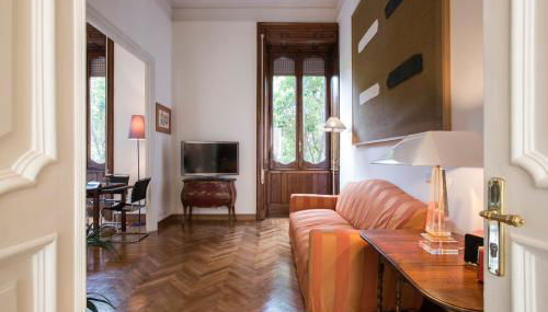 Flat Three - Photo 1