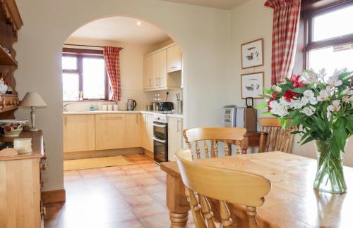 Courtyard Cottage - Photo 6