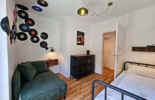 BETTER l industriaI apartment l Heimkino - Foto 6