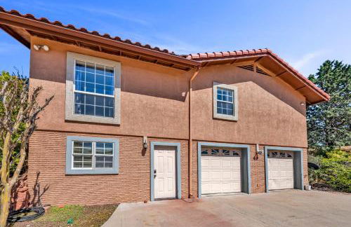 NEW! Huge Game Room, Hikeable, Red Rock View, Fireplace, Ping Pong, Yoga, Golf Course, Pickle Ball! - Foto 32