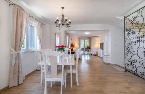 Villa with Sea View - Private Heated Pool - Foto 31