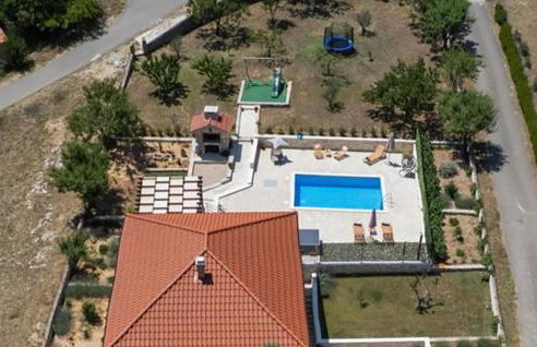 Gorgeous Home In Danilo With Wifi - Photo 13