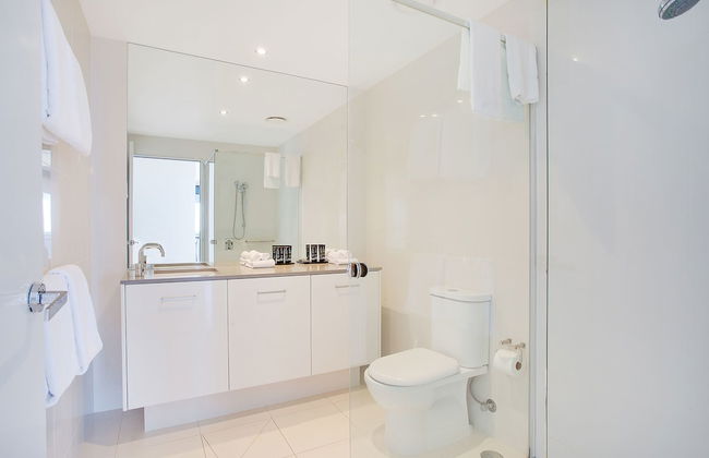 Mantra Circle on Cavill - Photo 66