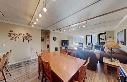 Spacious 3 Bed 3 Bath Condo with Pool - Foto 2