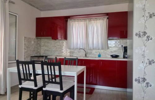 Home by the sea - Photo 2