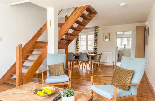 Canterbury Oasis - Modern 2-Bed Home with FREE Parking - Foto 1