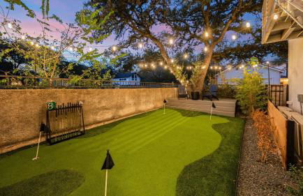 Luxe 9BDR Retreat w Putting Green Game Room Bouldin Collective by AvantStay - Foto 3