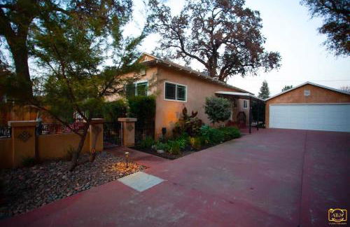 Sequoia Basecamp with Hot Tub Oasis - Foto 29