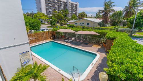Bayview Regency Apartments By Lowkl - Foto 2, Garden, sunbed