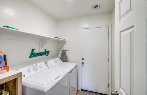 Backyard Oasis Updated San Tan Valley Escape - Foto 20